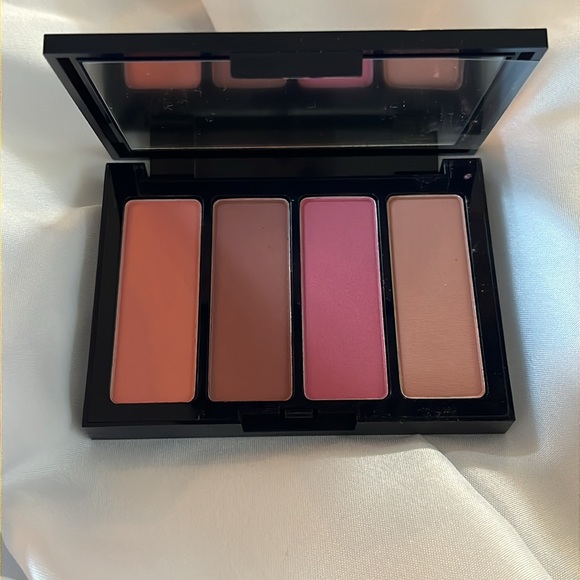Estee Lauder Pure Color Blush - Picture 2 of 5